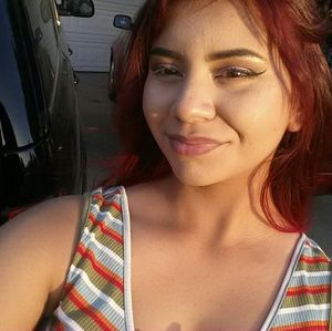 Meet your Posher, Alejandra